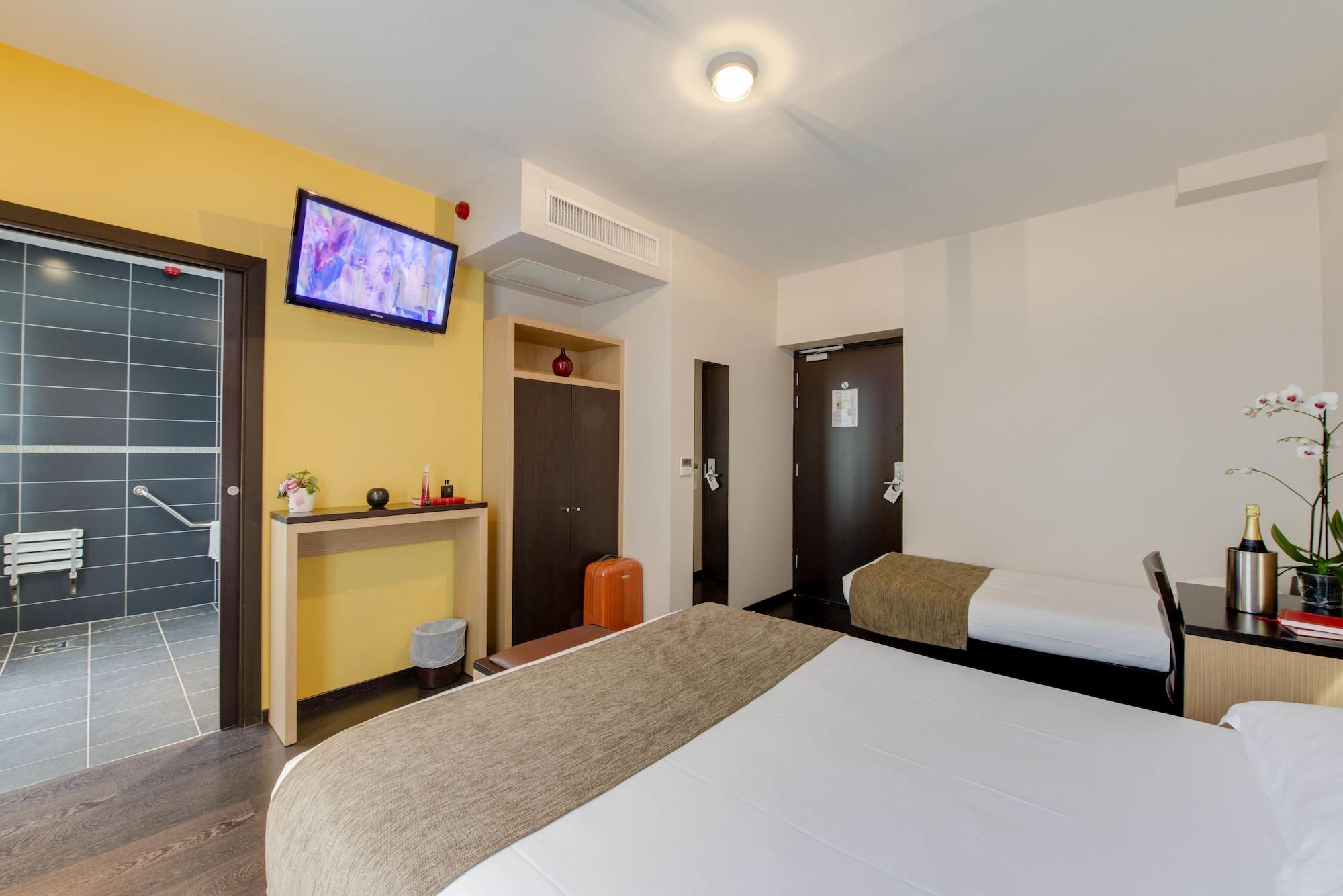 Hotel Source
