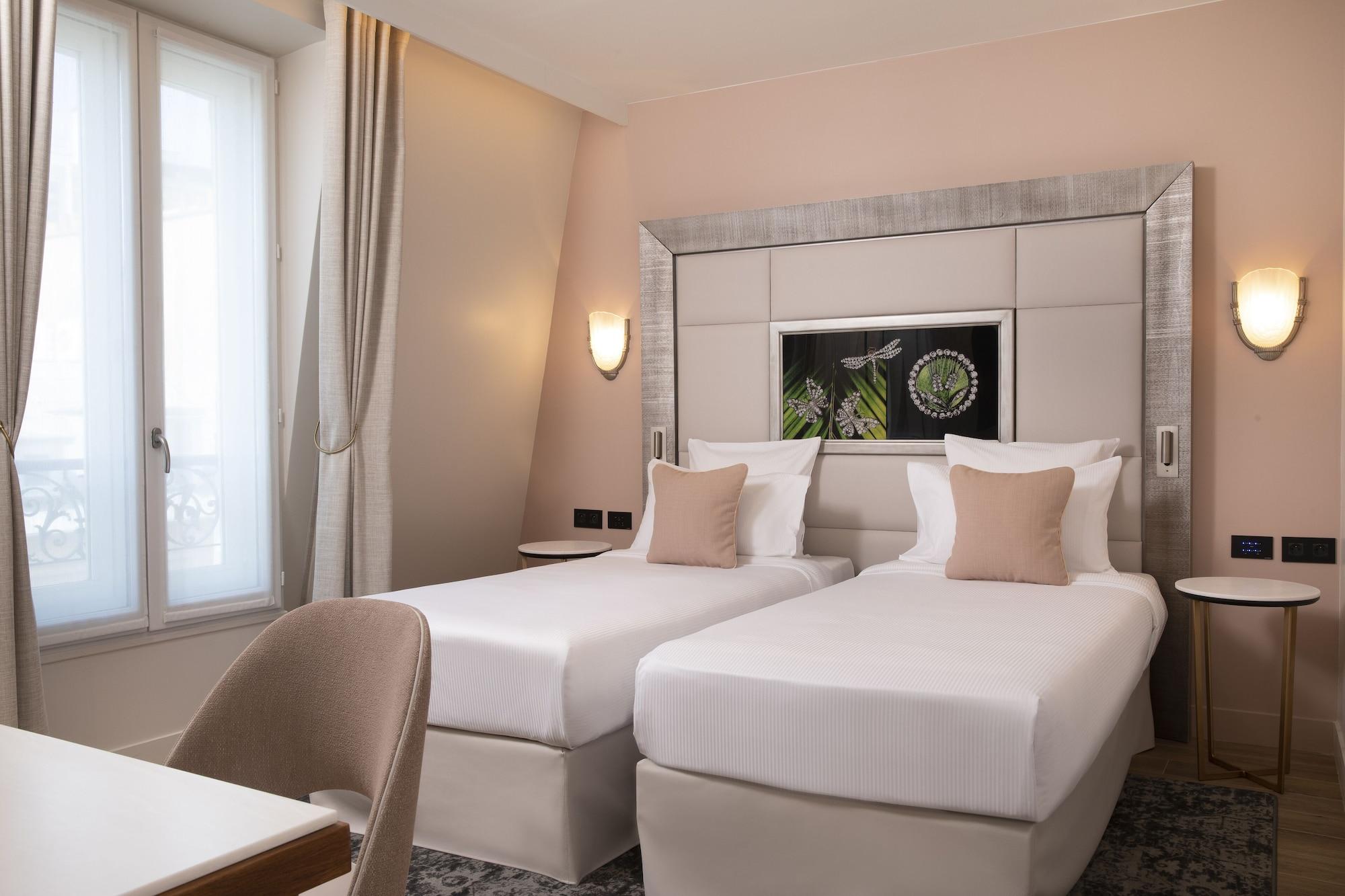 Des Champs-elysées 4*