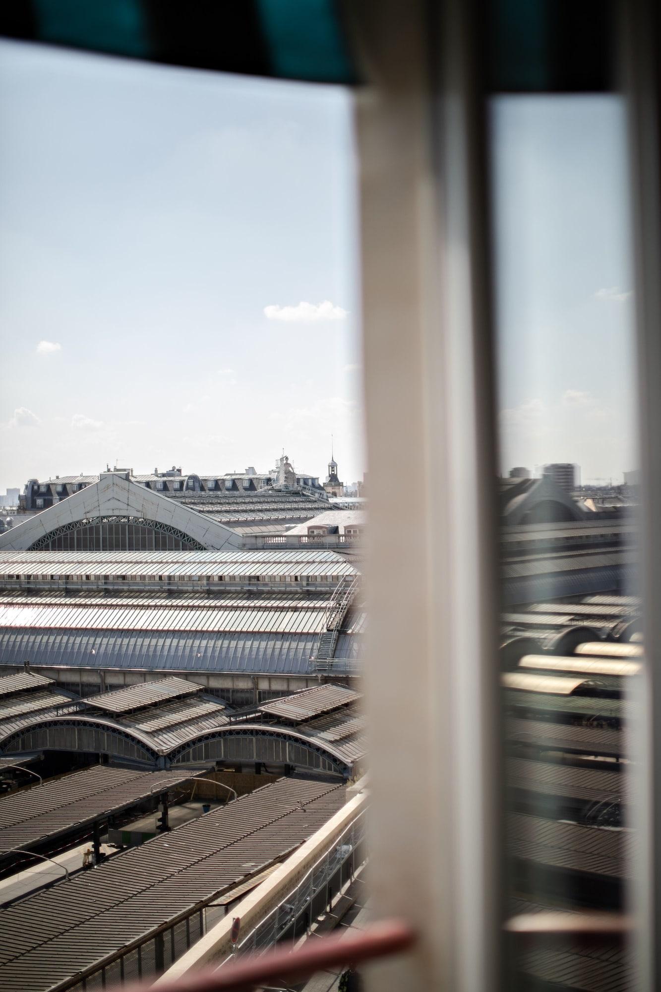 Les Deux Gares Parigi