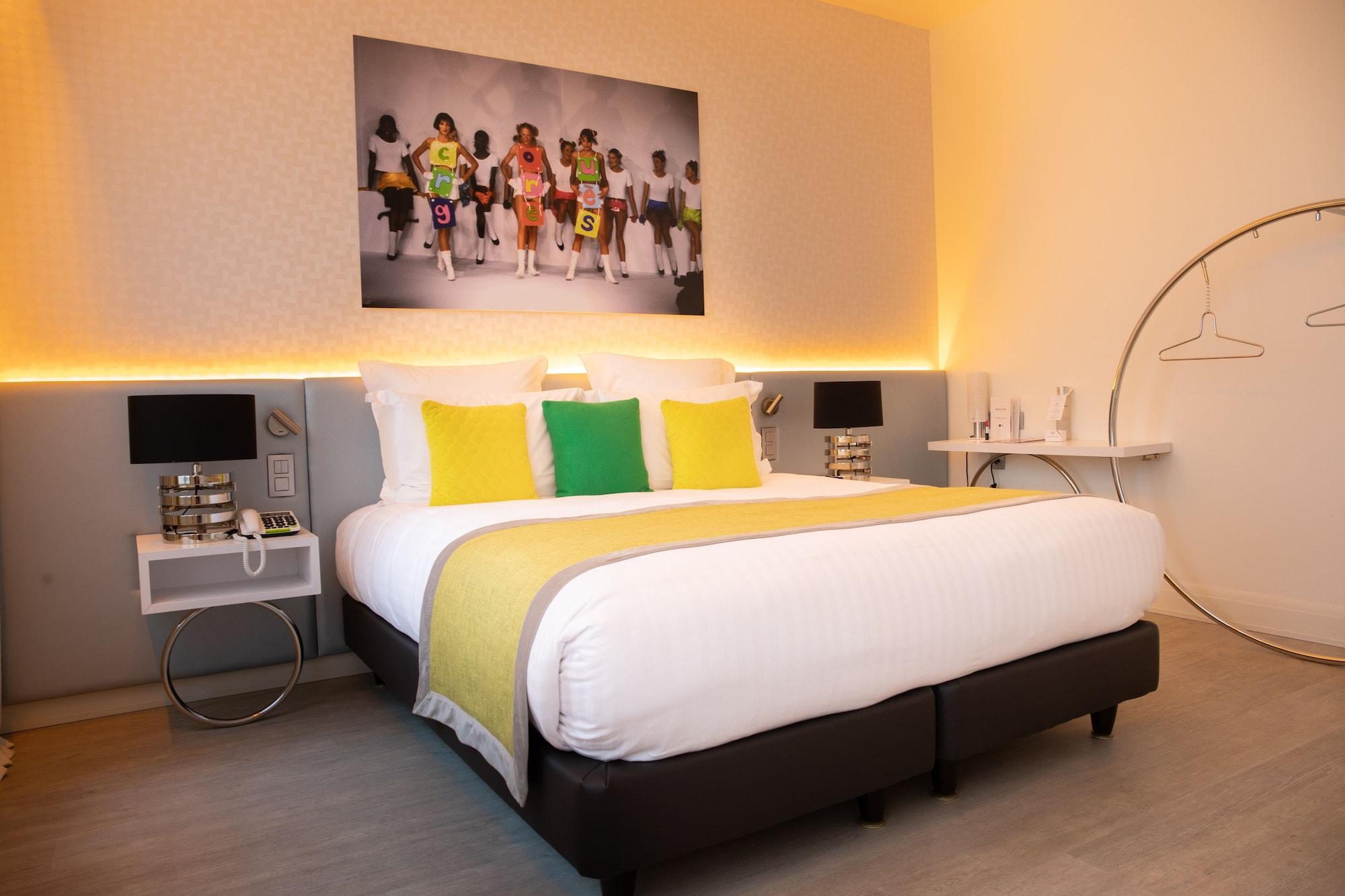 Hotel Dress Code 4*
