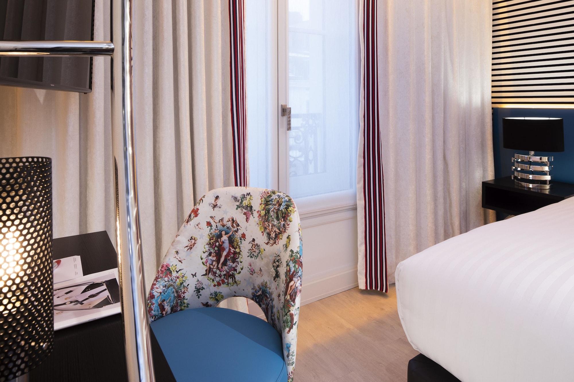 Dress Code 4* Parigi