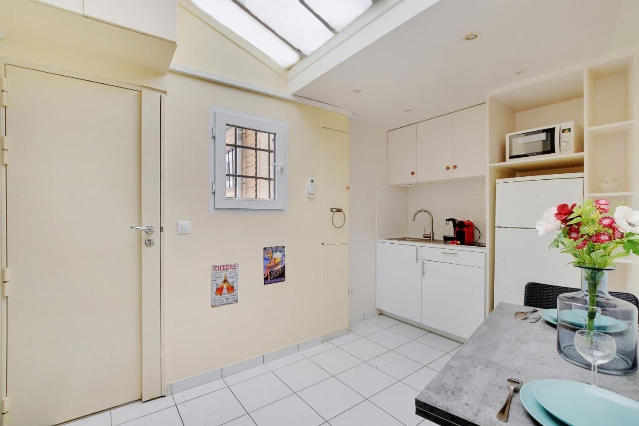 Cozy - 2p - Close To Sacre-coeur
