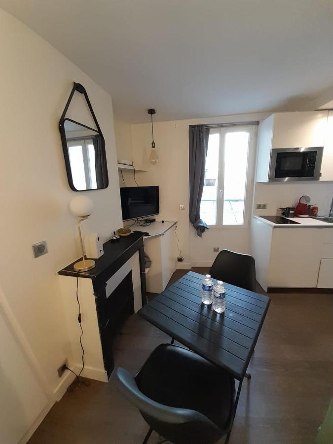Studio Equipe Metro Abbesses A Montmartre Apartment *