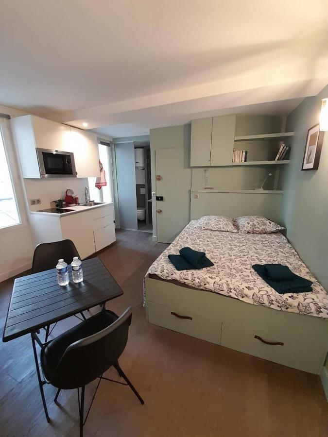 Studio Equipe Metro Abbesses A Montmartre Paris