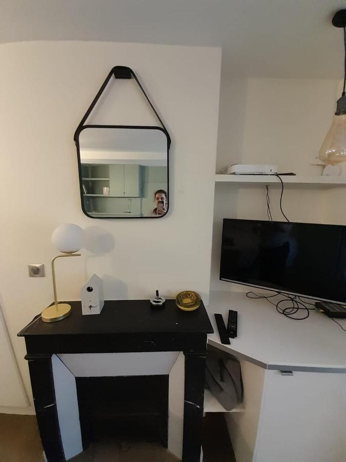Studio Equipe Metro Abbesses A Montmartre