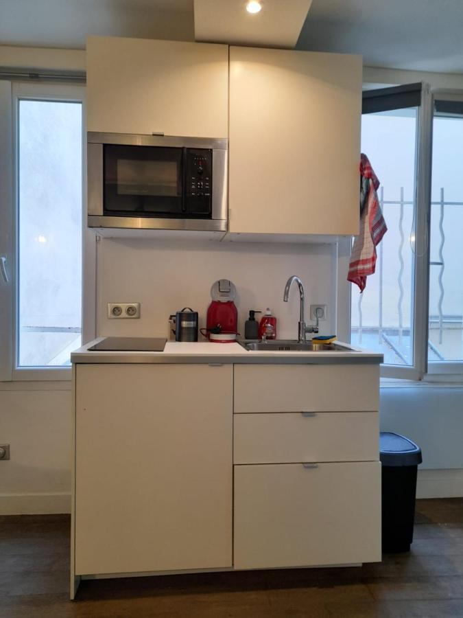 Studio Equipe Metro Abbesses A Montmartre Apartment Paris