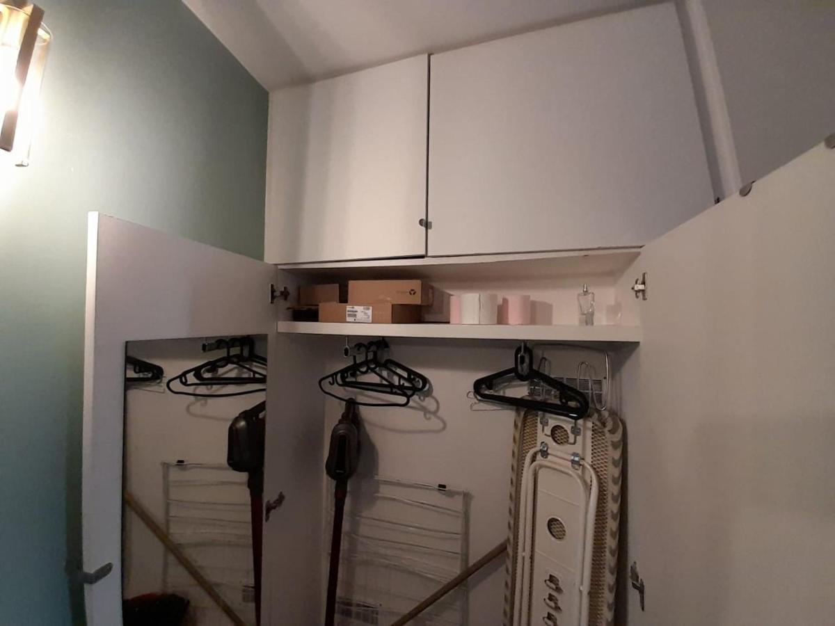 Studio Equipe Metro Abbesses A Montmartre Apartment Paris