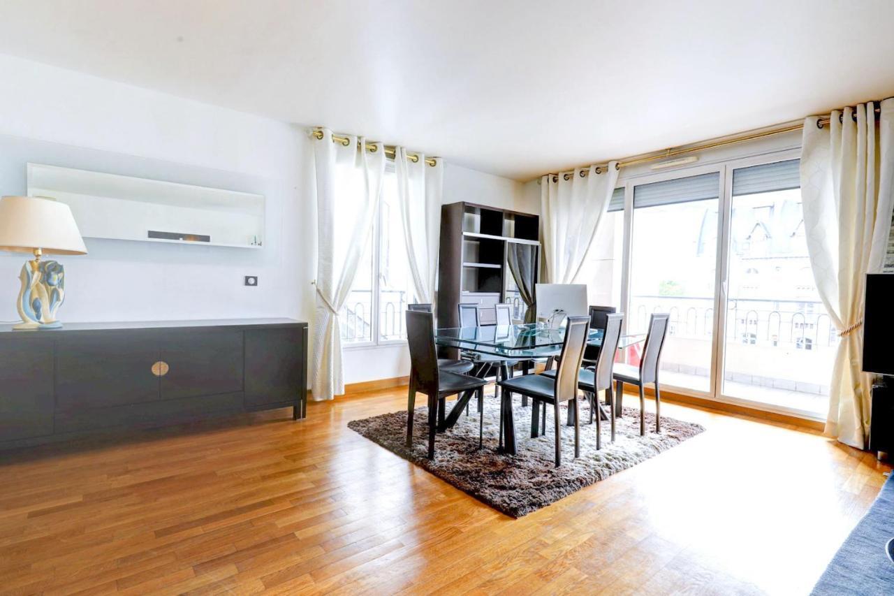 Porte Dauphine With Terrace 16th - No Parties Apartment