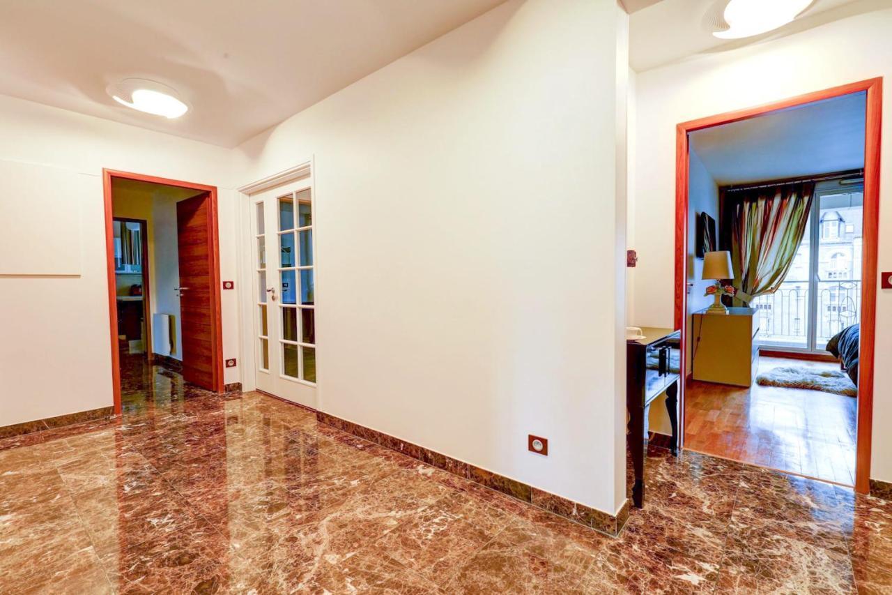 Porte Dauphine With Terrace 16th - No Parties Apartment