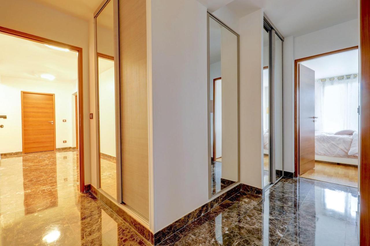 Apartment Porte Dauphine With Terrace 16th - No Parties *