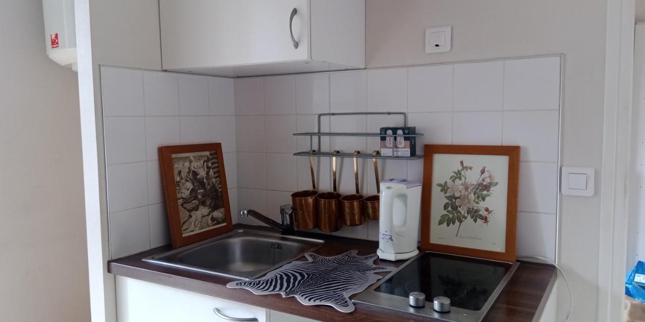 Authentic House Small, Bright And Calm Apartment Paris