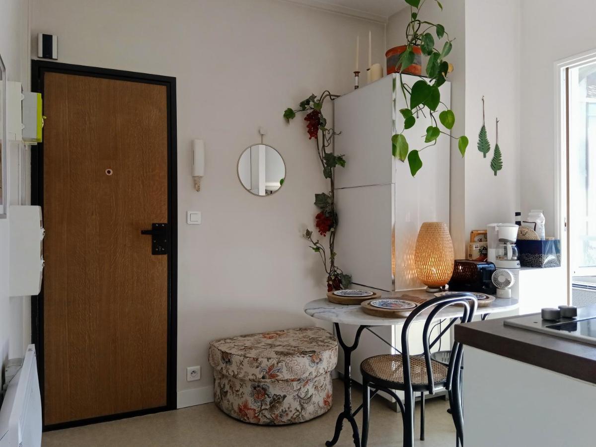 Authentic House Small, Bright And Calm Paris