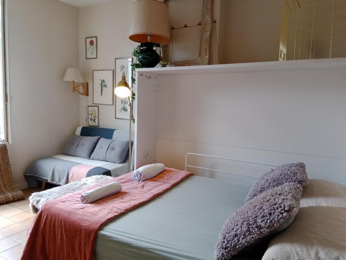 Apartment Authentic House Small, Bright And Calm Paris