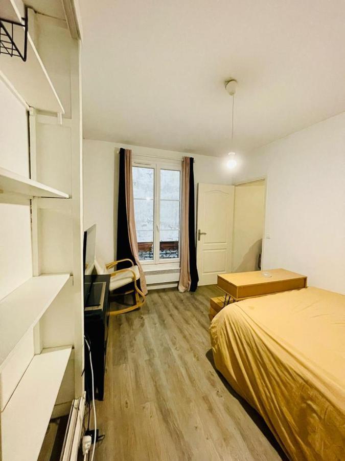 En Plein Coeur Du 10eme Et Proche De Plusieurs Gares Parigi