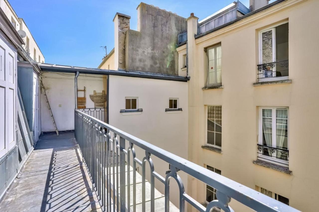 Mezzanine Studio In The 20th District Appartamento