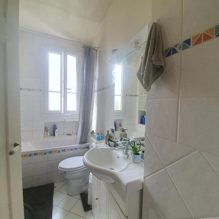 Amplo Quarto Em Alloggio in famiglia *