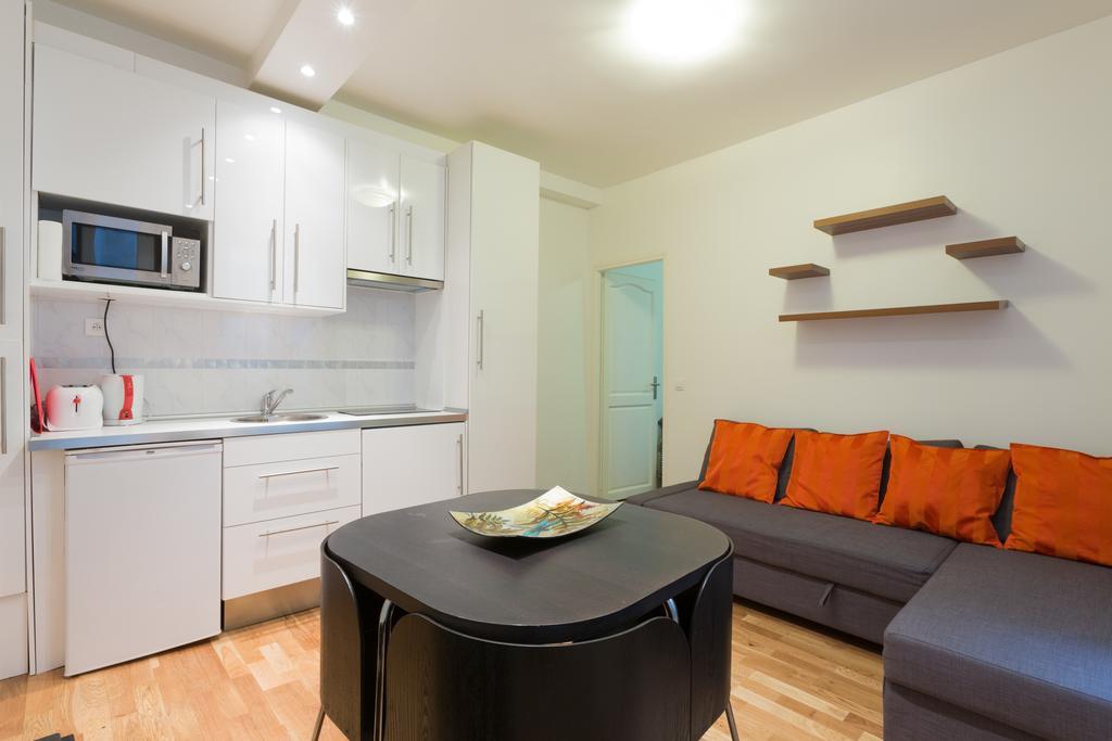 Petits Champs Bed & Breakfast Paris