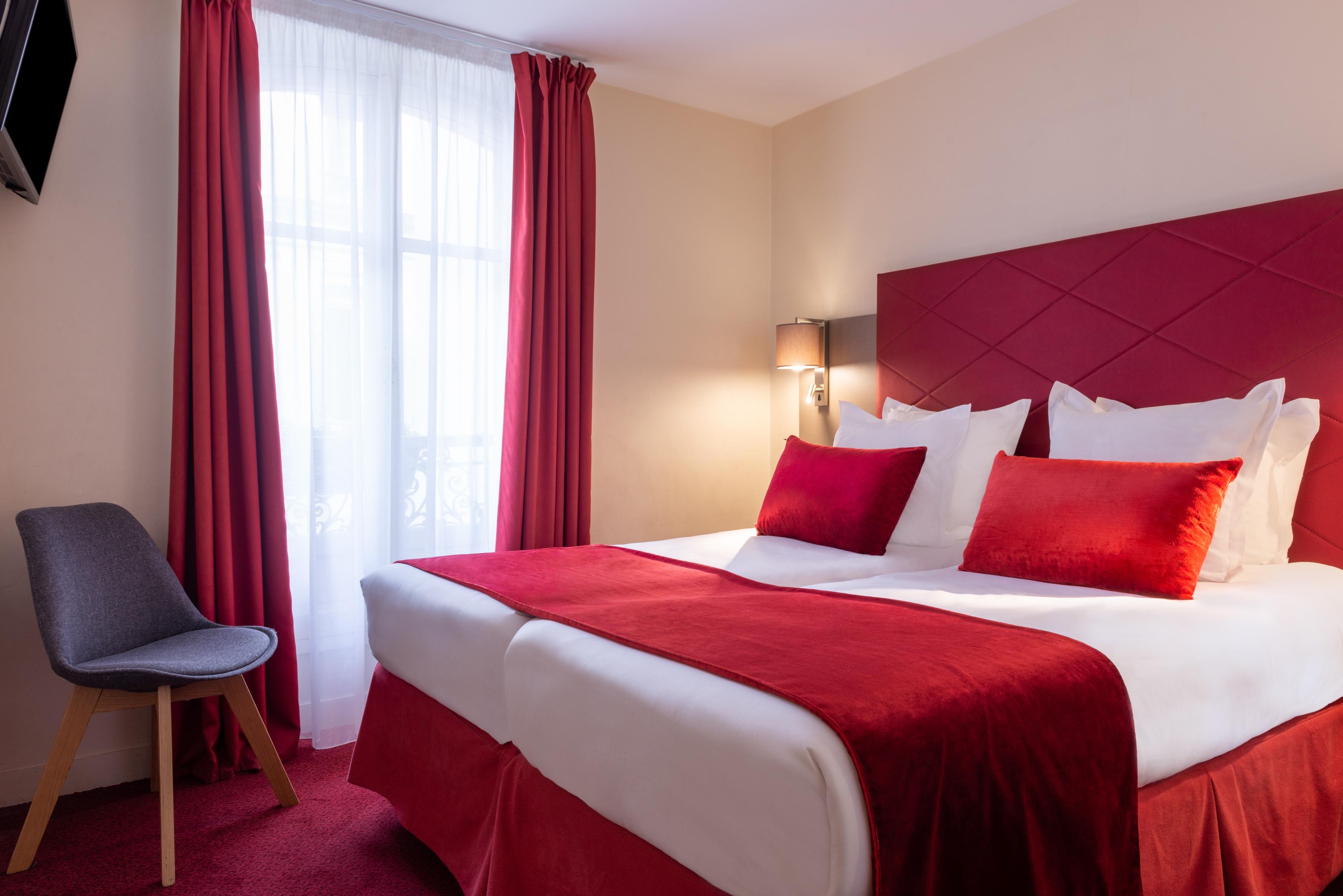 Aston Hotel