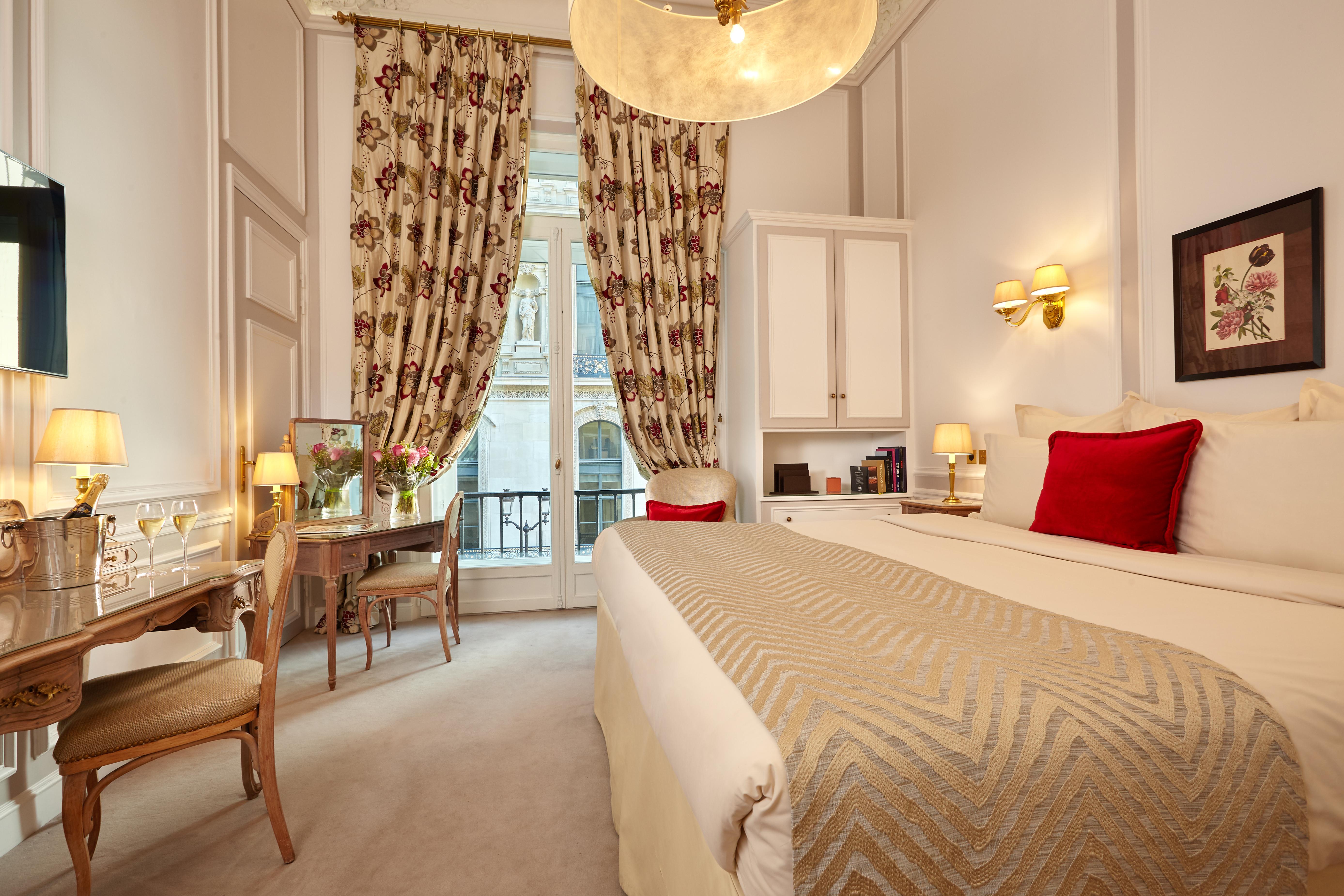 Regina Louvre Hotel 5*