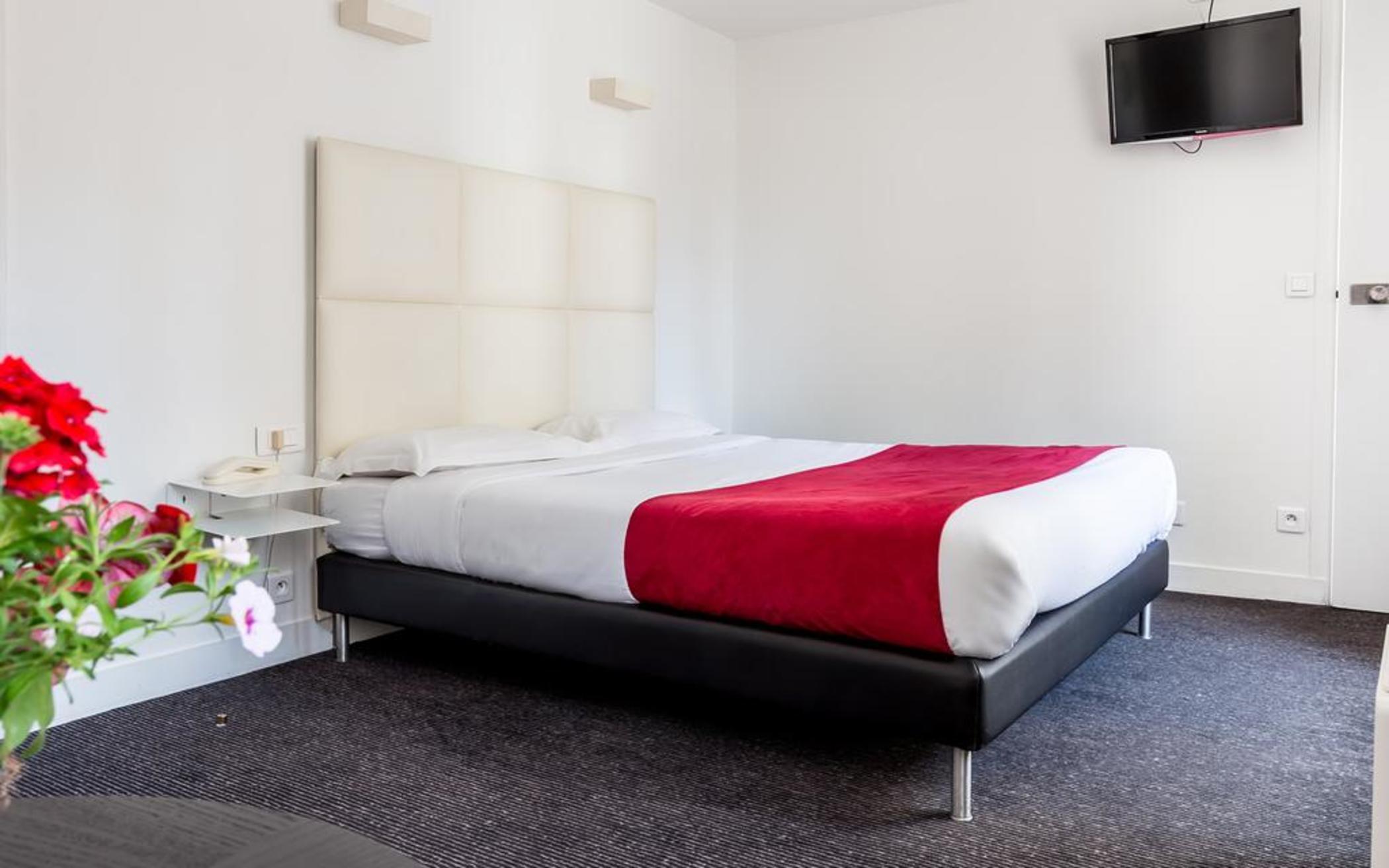 The Originals City, Lecourbe, Tour Eiffel Hotel Parigi