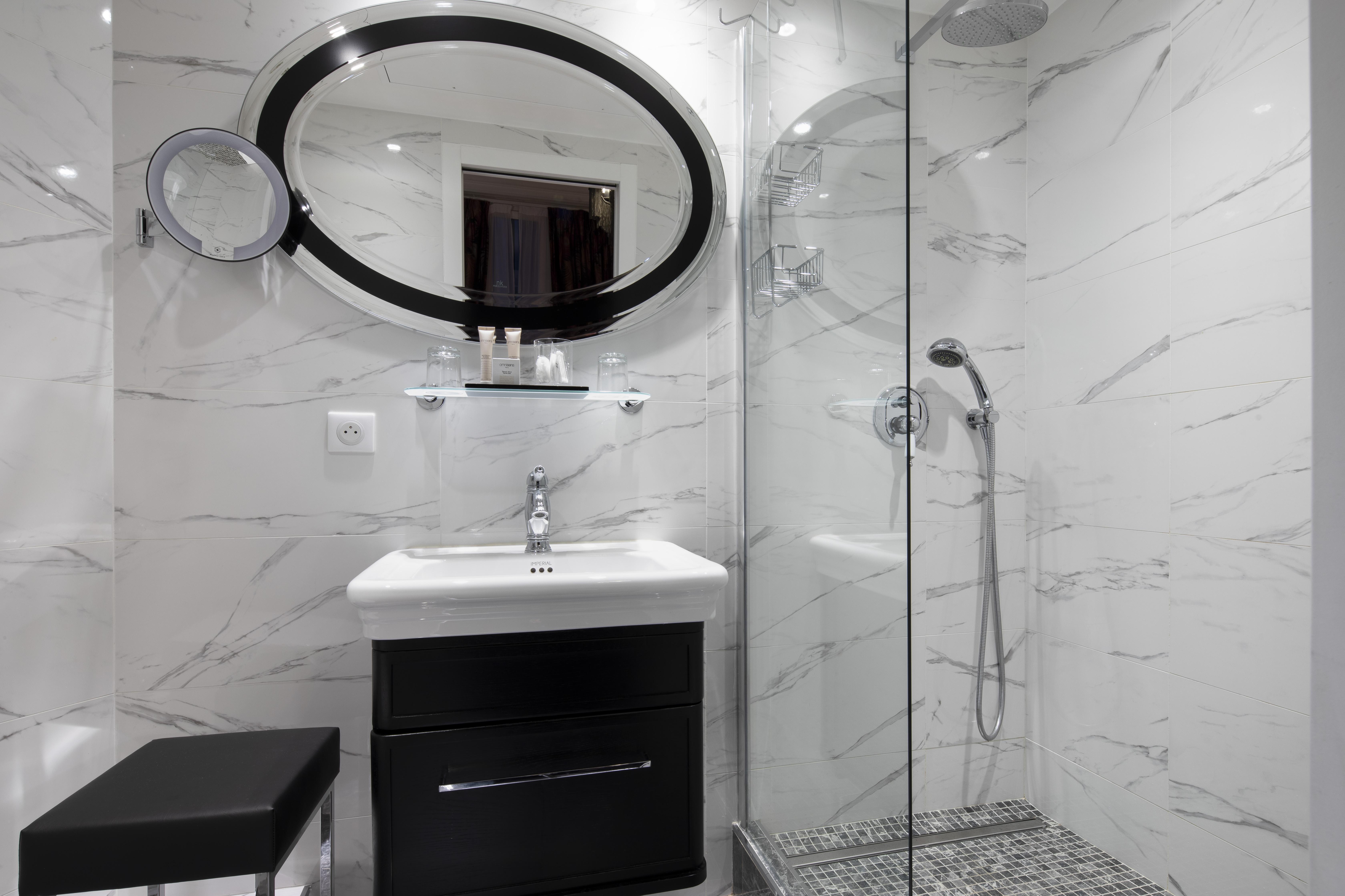 & Spa De Latour Maubourg 4*
