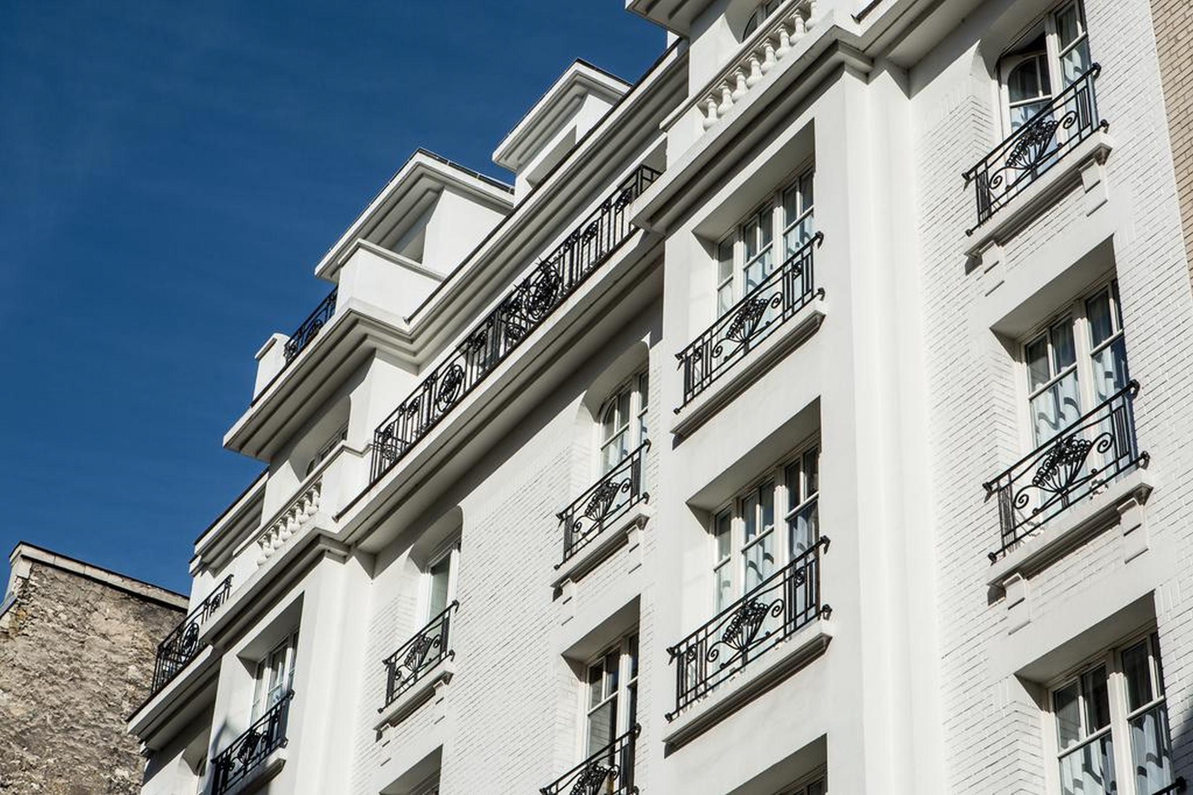 Le Général 4* Parigi