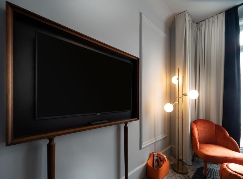 Hotel Millennium Opera 4*