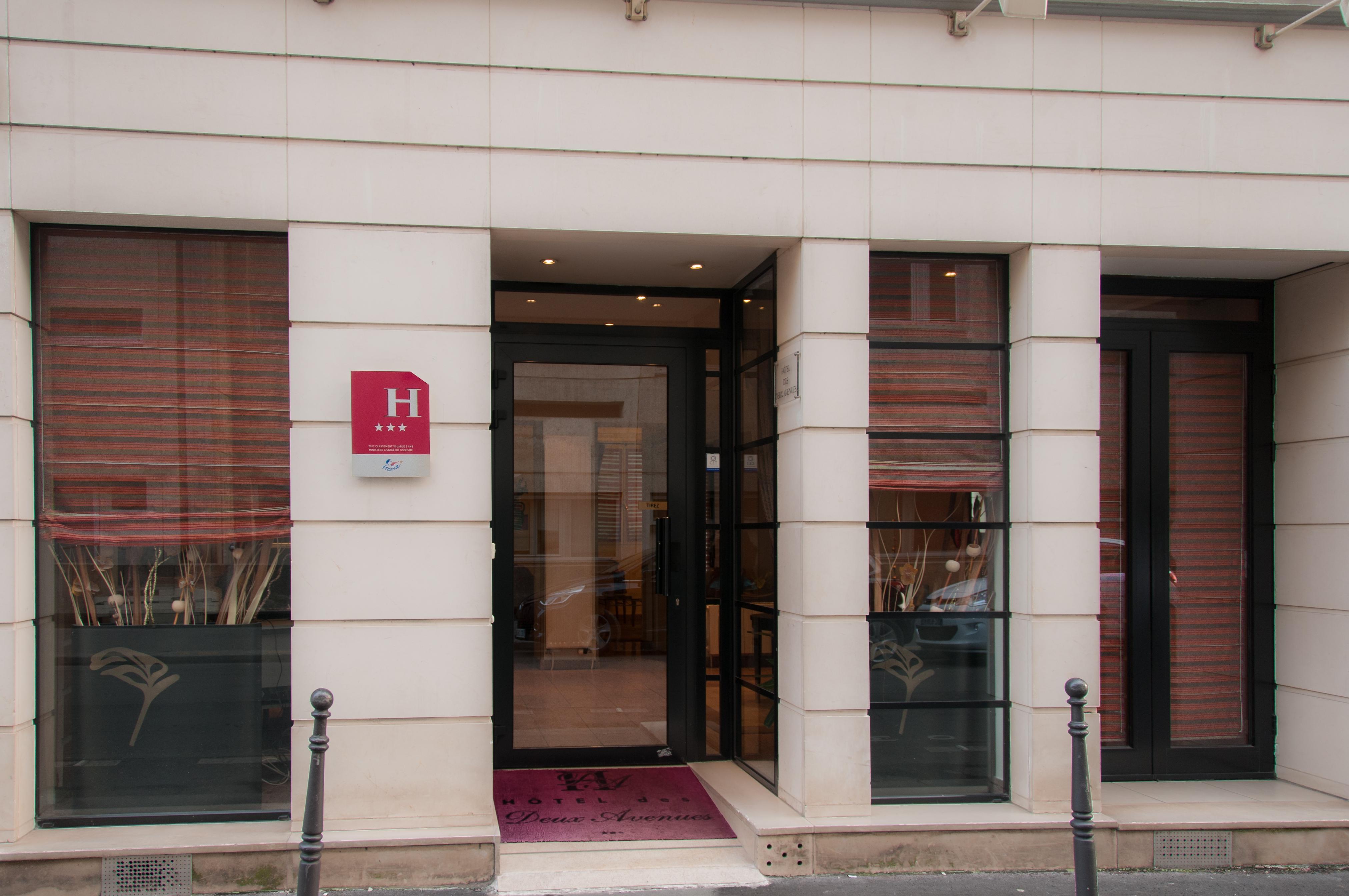 Hotel Des Deux Avenues 3*
