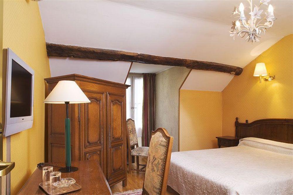Du Palais Bourbon Hotel 3*