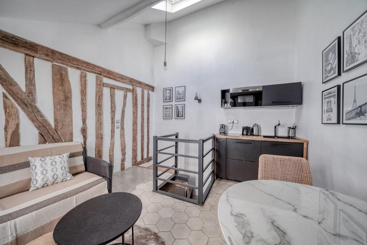 Ultra Historical Parisian Flat - Louvre Parigi