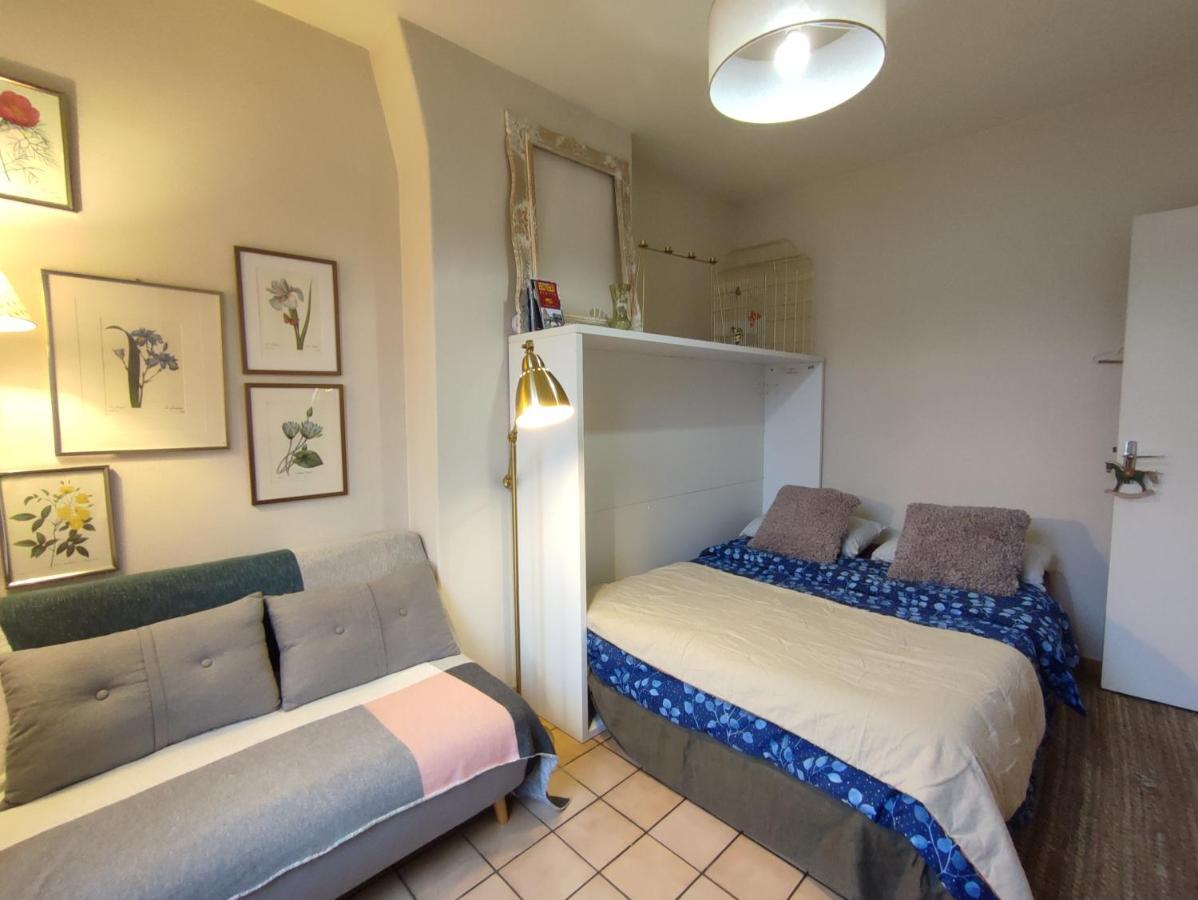 Apartment Authentic House Small, Bright And Calm Paris