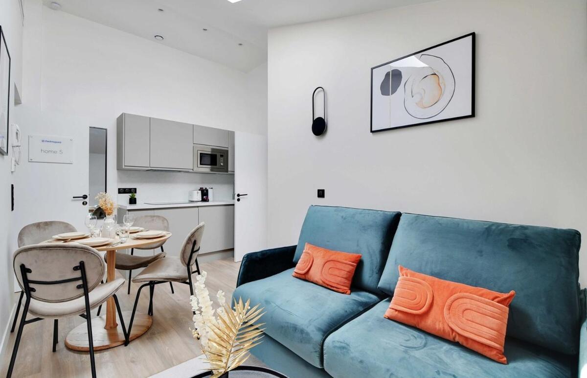 Cmg Voltaire Nation Apartment