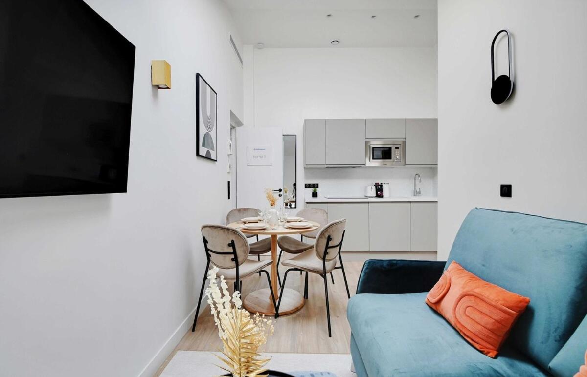 Cmg Voltaire Nation Apartment Paris
