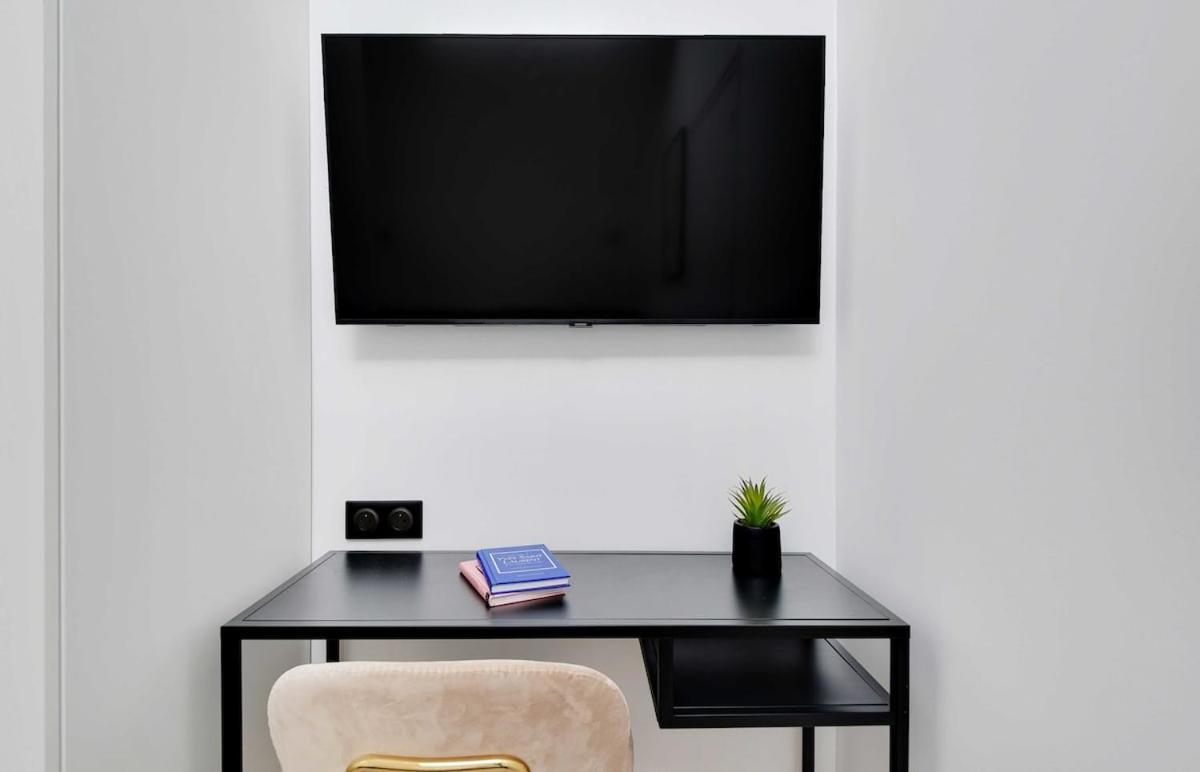 Cmg Voltaire Nation Apartment Paris