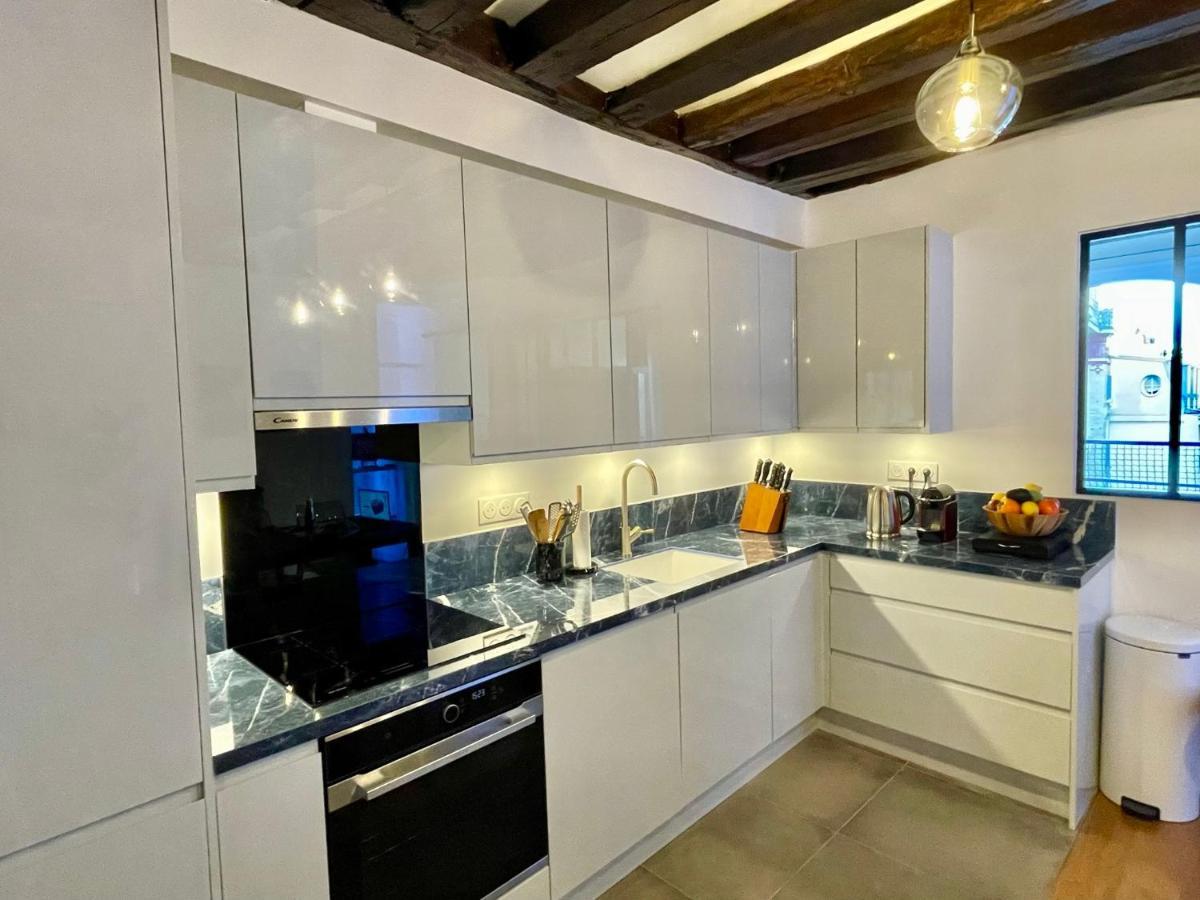 Designer Tour Saint-jacques - 1br 4p Apartment
