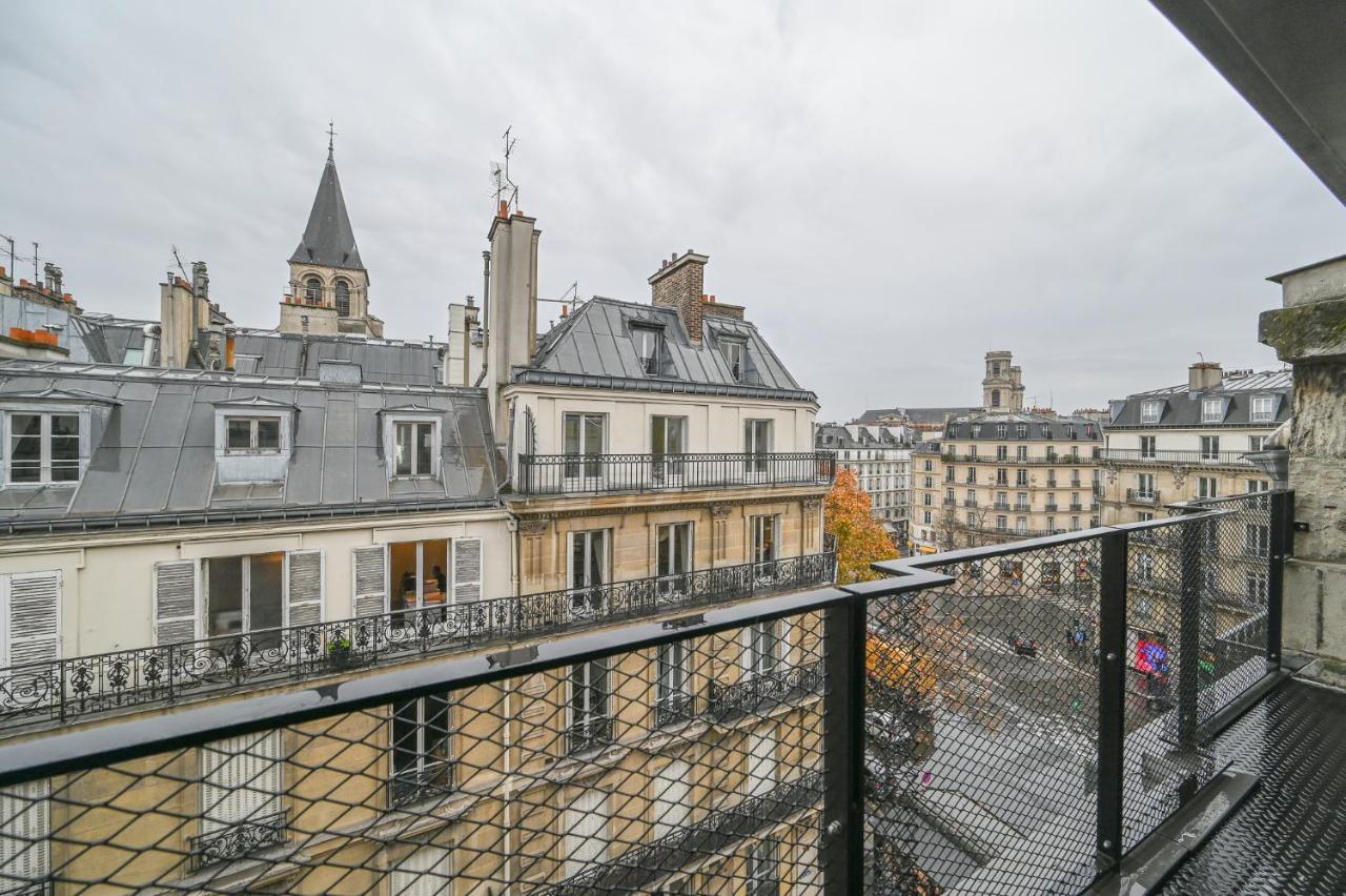 Appartamento Place In Saint Germain Des Près Parigi