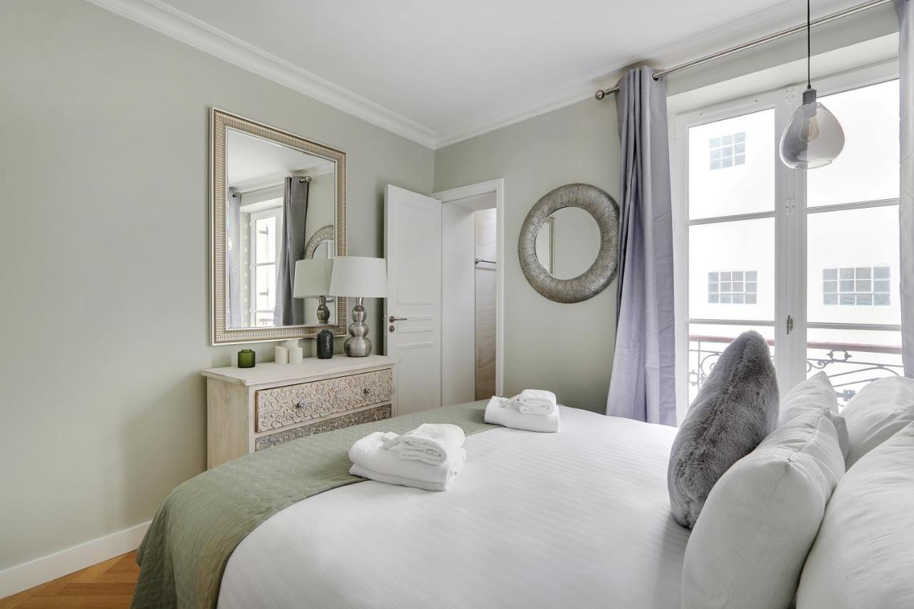 Pick A Flat's In Montmartre - Rue Lepic * Parigi