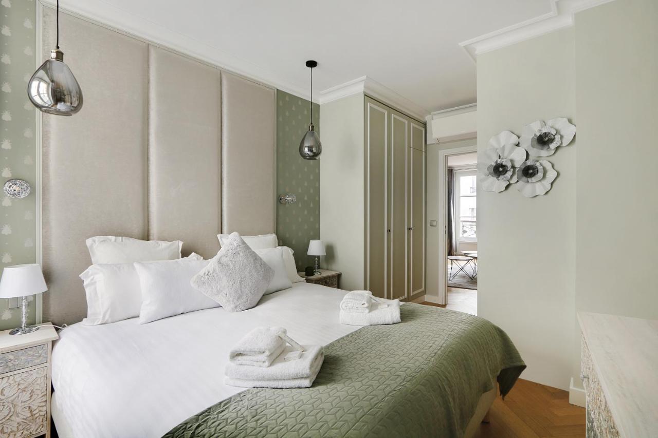 Pick A Flat's In Montmartre - Rue Lepic Parigi