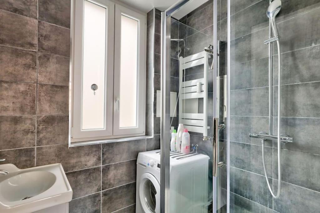 Appartamento Renovated Modern 1 Bedroom Porte Maillot Parigi