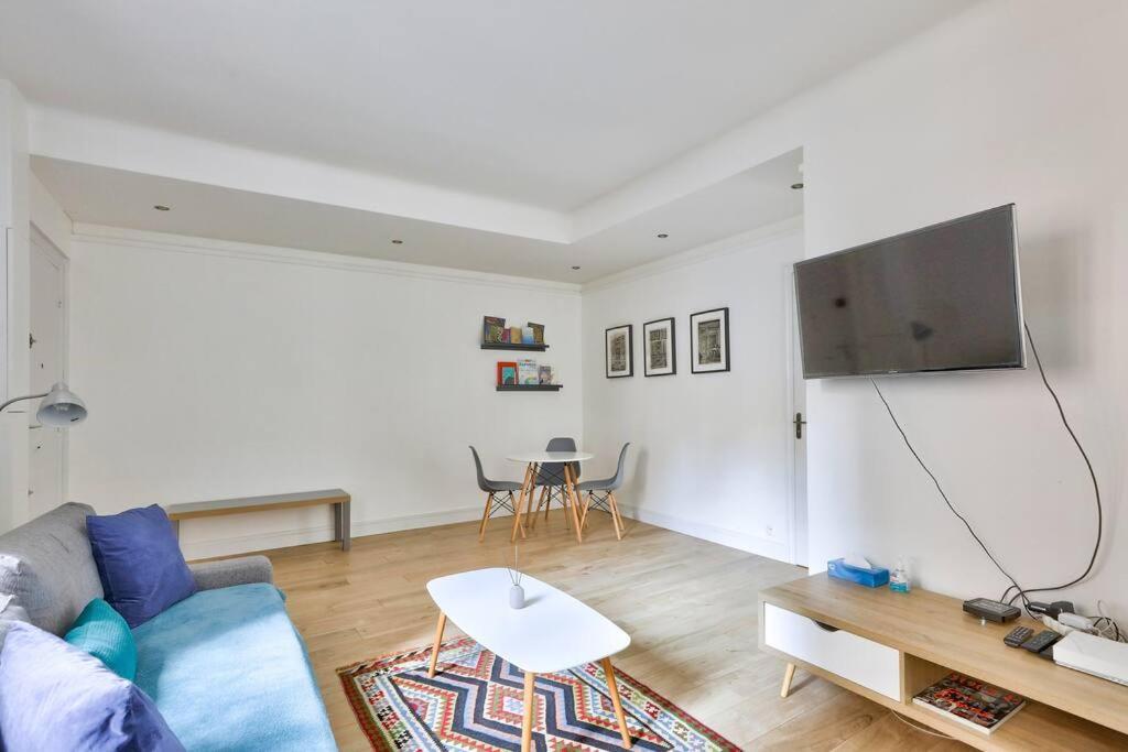 Appartamento Renovated Modern 1 Bedroom Porte Maillot