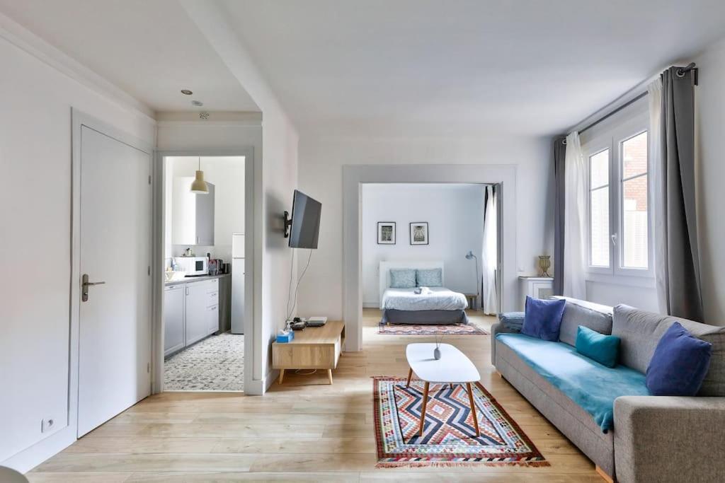Appartamento Renovated Modern 1 Bedroom Porte Maillot Parigi
