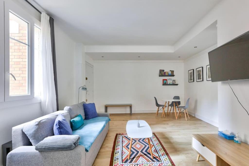 Renovated Modern 1 Bedroom Porte Maillot Appartamento