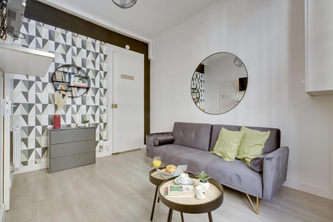 Bright Charming Modern Studio By Dreamy Canal * Parigi