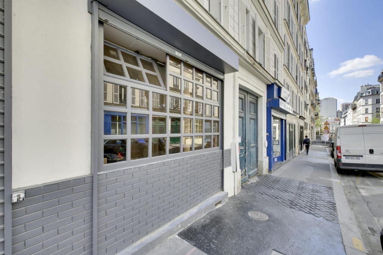 Bright Charming Modern Studio By Dreamy Canal * Parigi