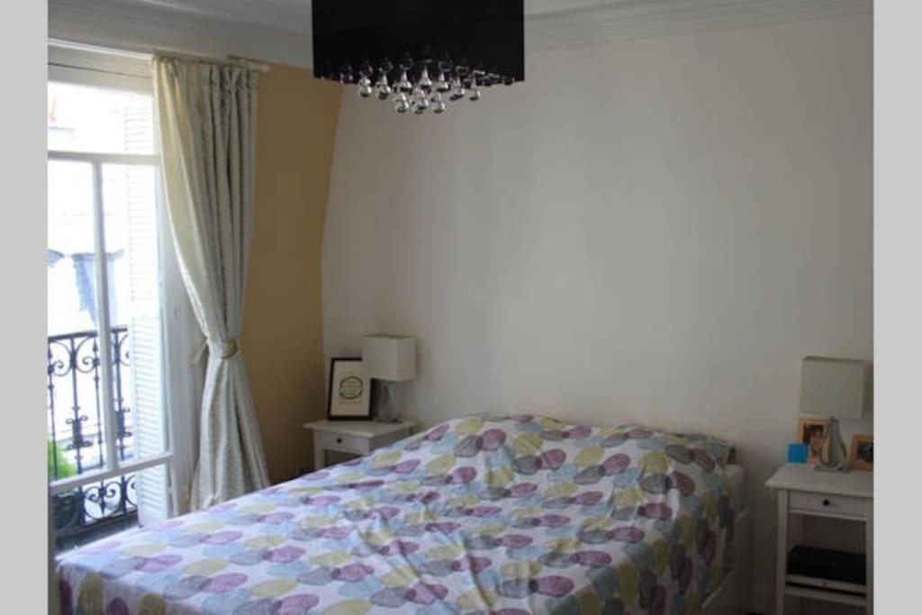 Eiffel Tower View - Republique 4 People 2 Bedrooms *