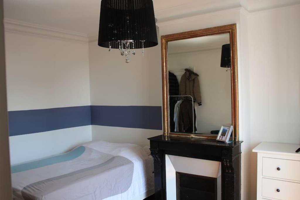 Eiffel Tower View - Republique 4 People 2 Bedrooms Parigi