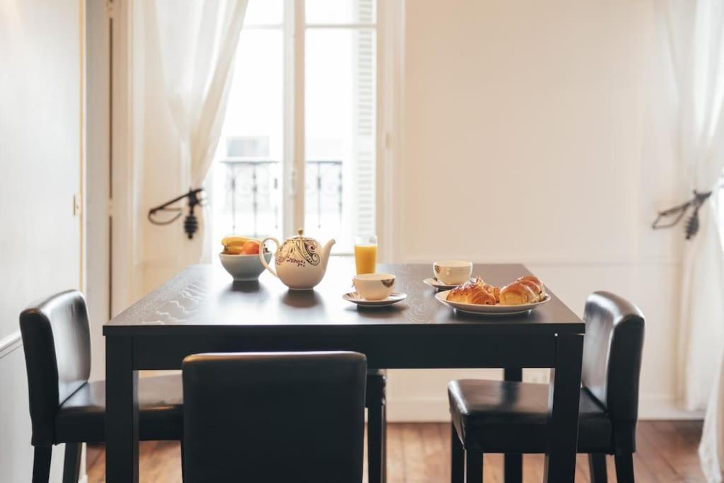 Appartamento Eiffel Tower View - Republique 4 People 2 Bedrooms