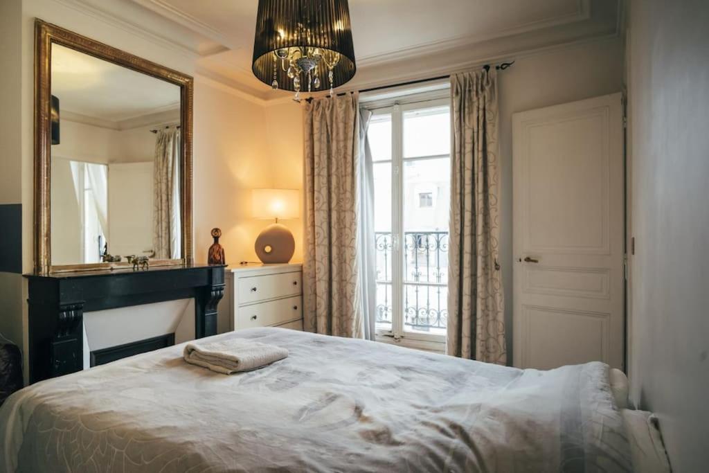 Appartamento Eiffel Tower View - Republique 4 People 2 Bedrooms Parigi