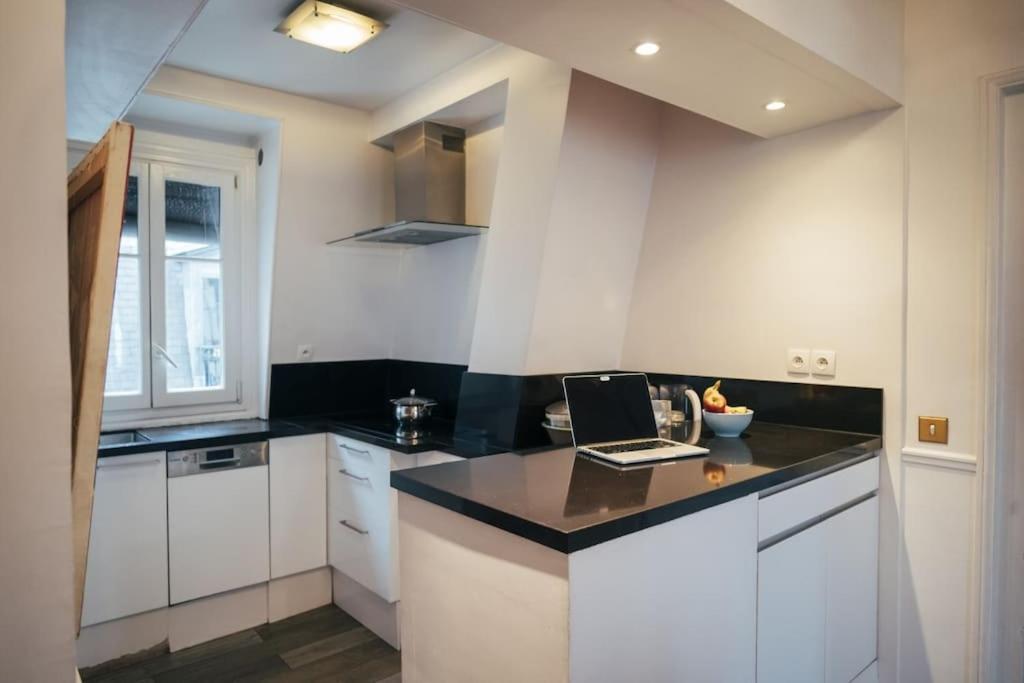 Eiffel Tower View - Republique 4 People 2 Bedrooms Appartamento Parigi