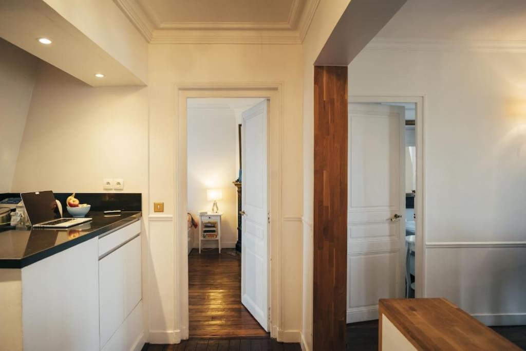 Appartamento Eiffel Tower View - Republique 4 People 2 Bedrooms